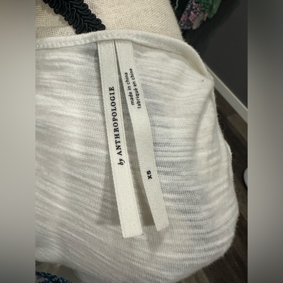 By Anthropologie Sigrid Sleeveless White Cotton Top w Blue Embroidery Size XS - Picture 8 of 9